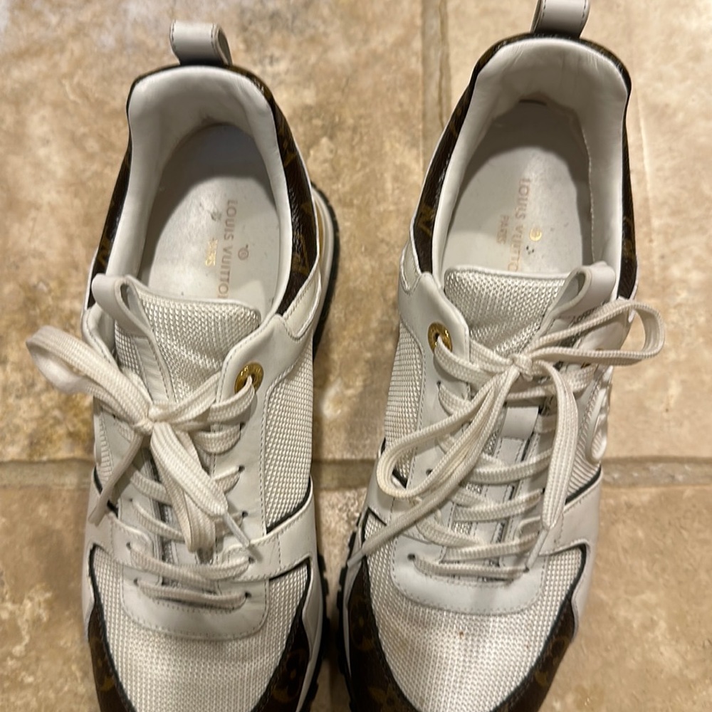 Worn twice authentic Louis Vuitton sneakers